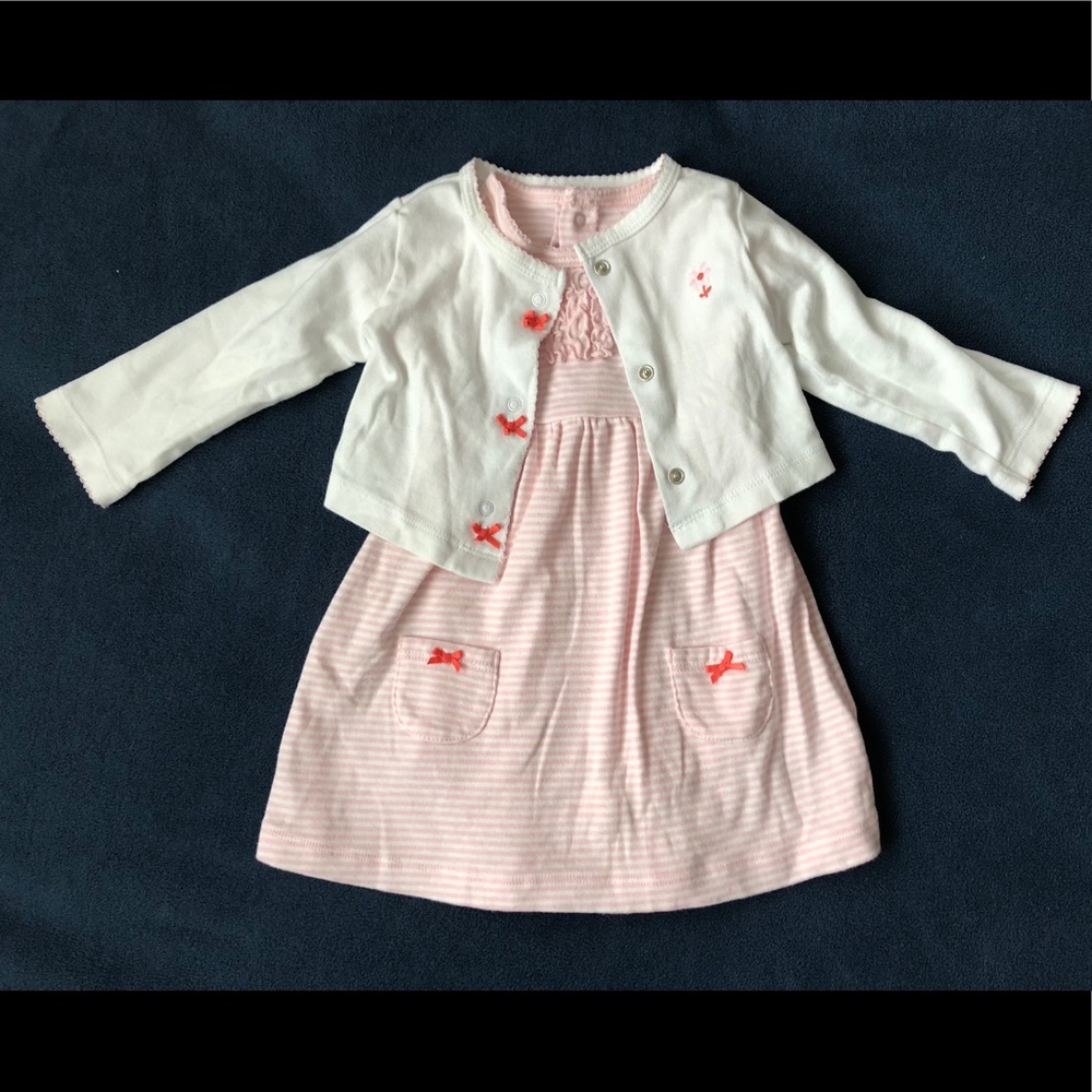 Carter’s baby girl outfit (9m)